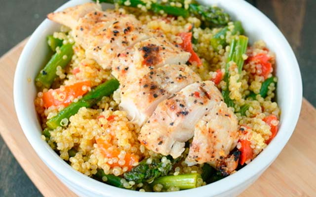 Bowl de pollo y quinoa